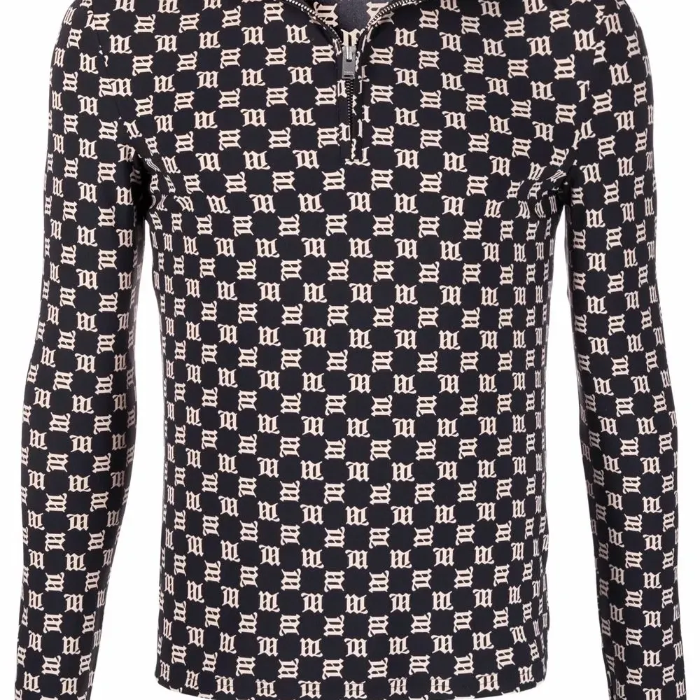 Топ на молнии с монограммой