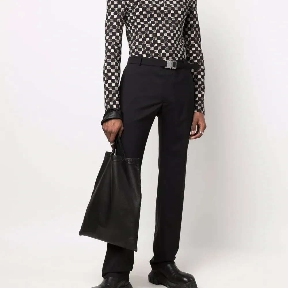 Топ на молнии с монограммой