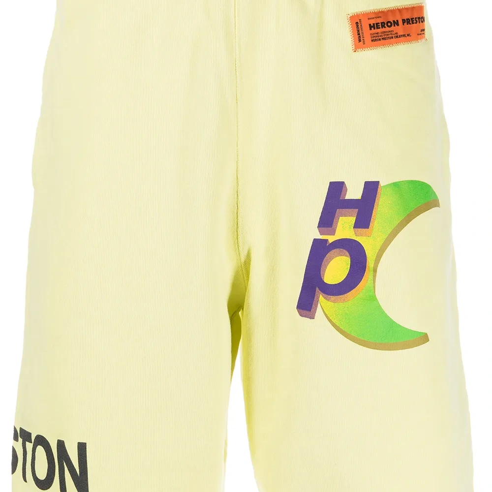 Спортивные шорты с логотипом