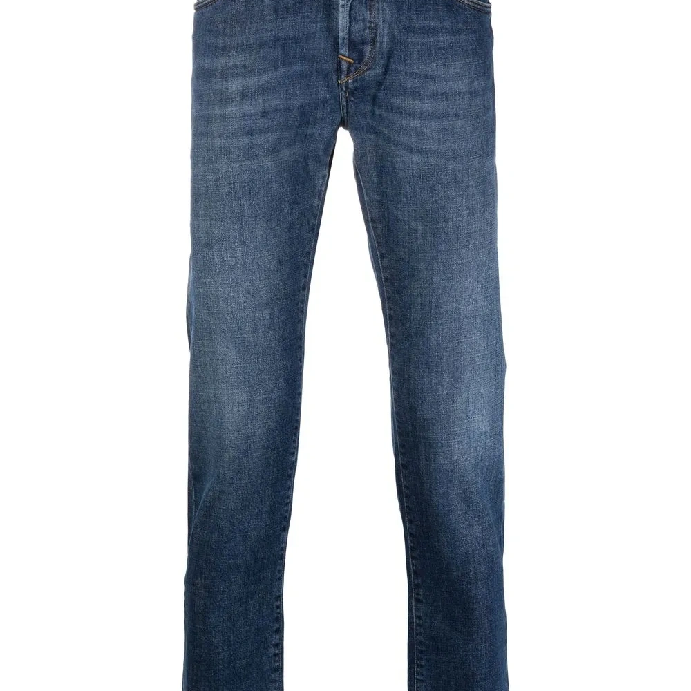 Прямые джинсы