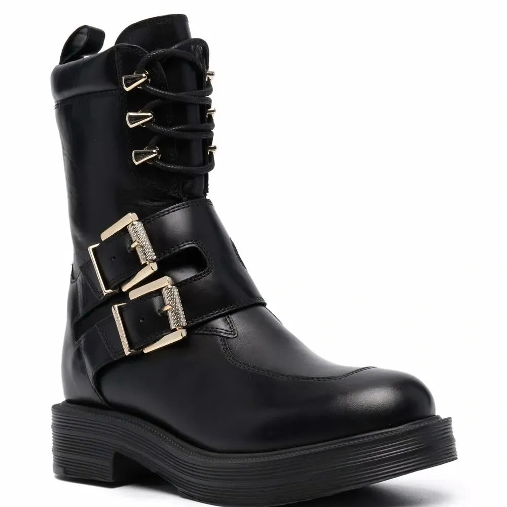 Ботинки с пряжками