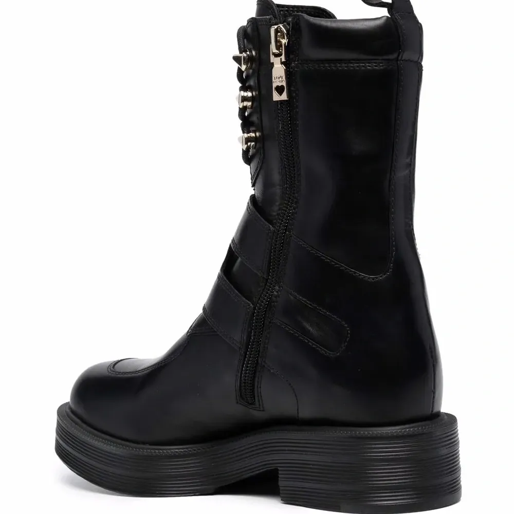 Ботинки с пряжками