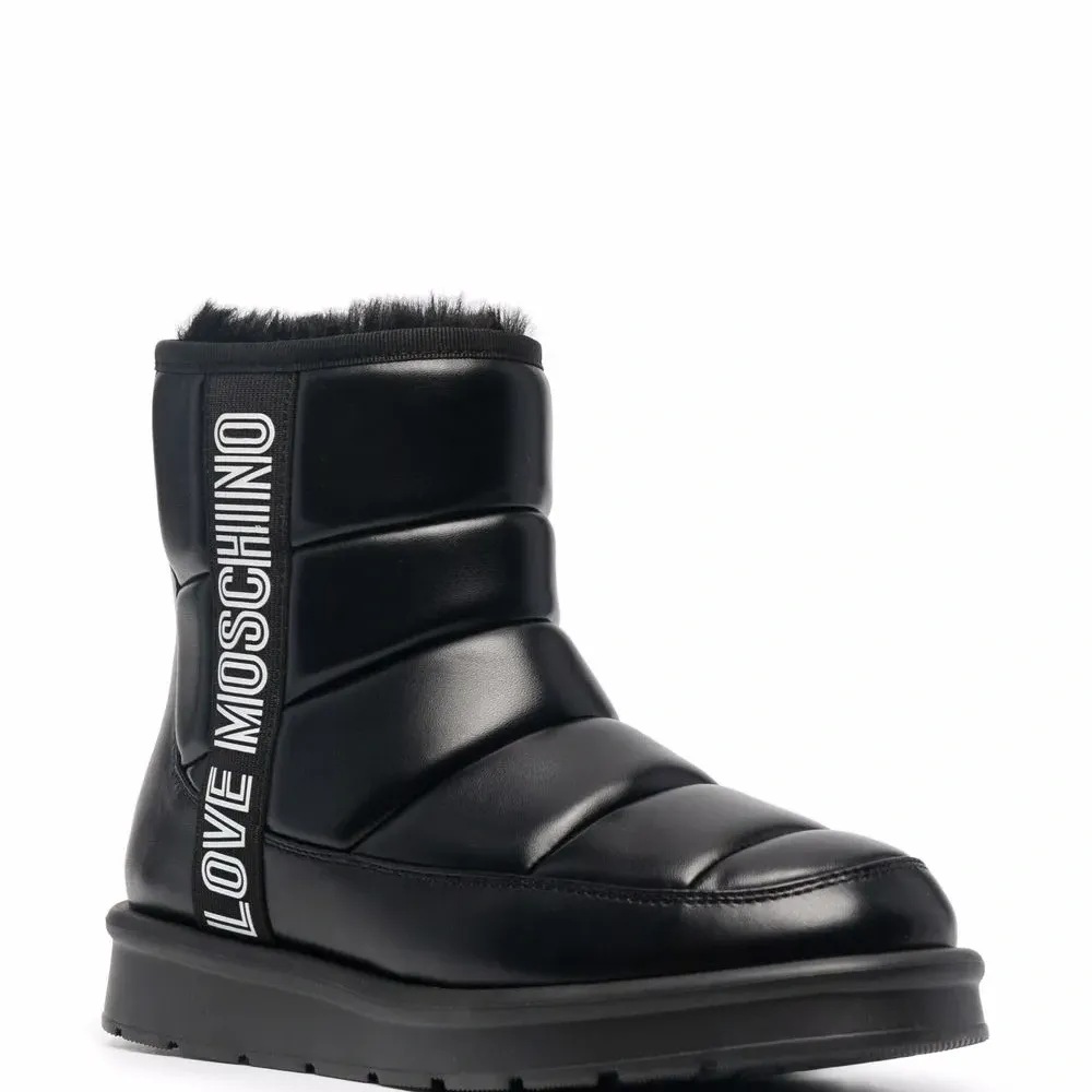 Массивные ботинки с логотипом