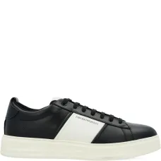 Кроссовки со вставками