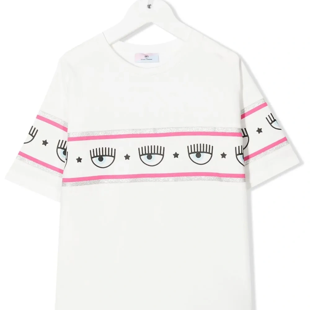 Футболка с логотипом