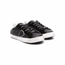 Кроссовки с нашивкой-логотипом