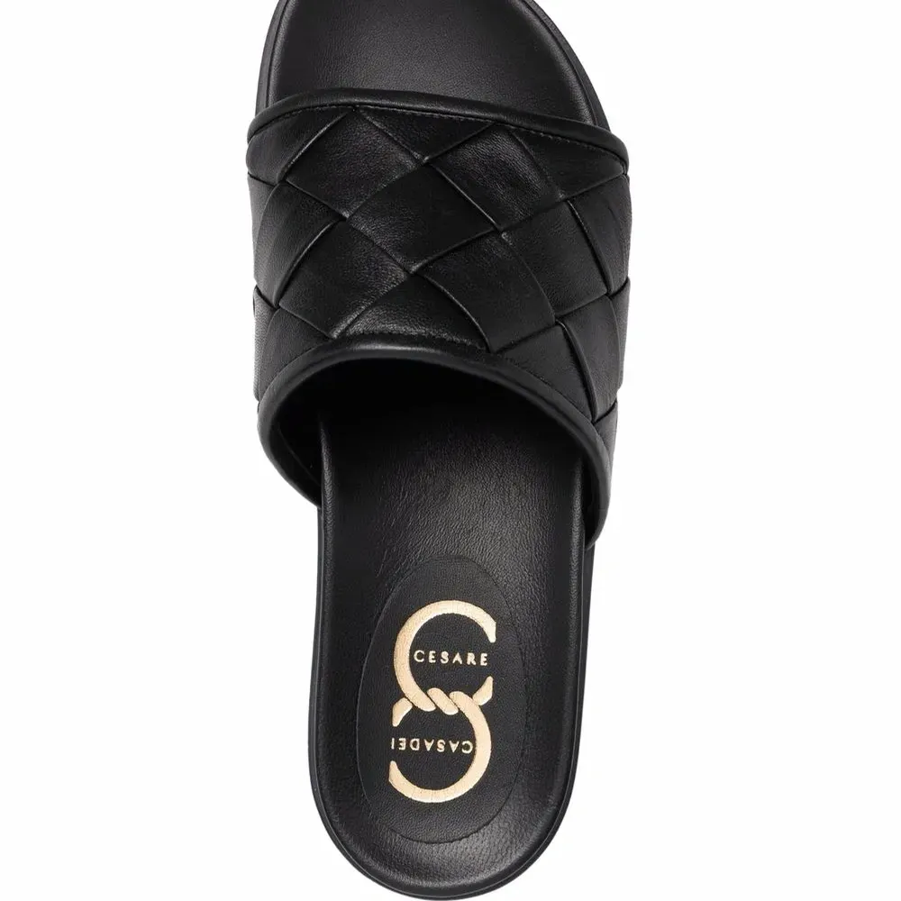 Плетеные шлепанцы