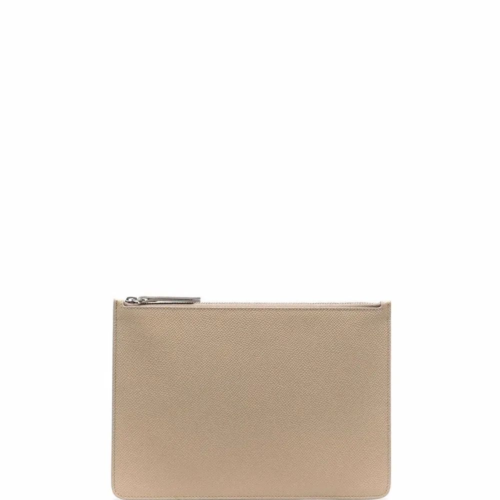 Клатч с декоративной строчкой