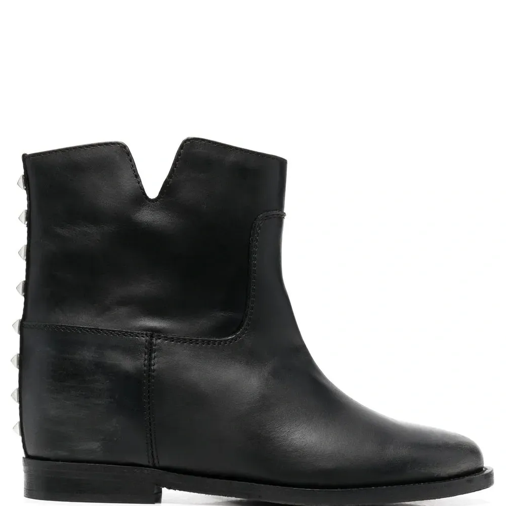 ботинки с заклепками