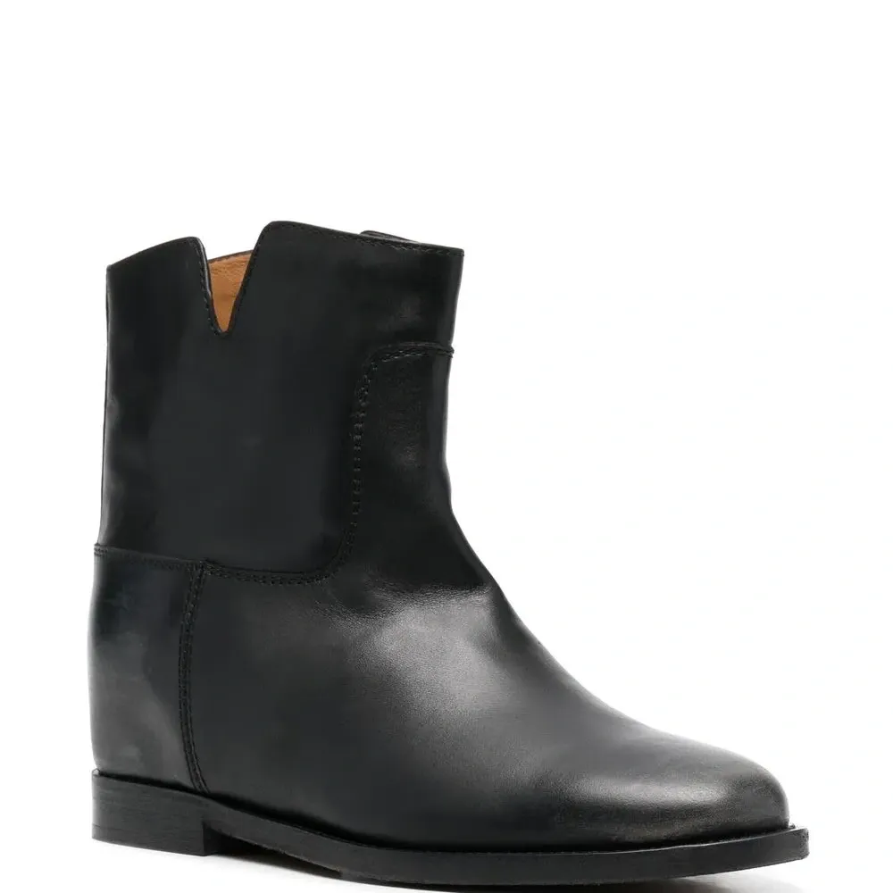 ботинки с заклепками