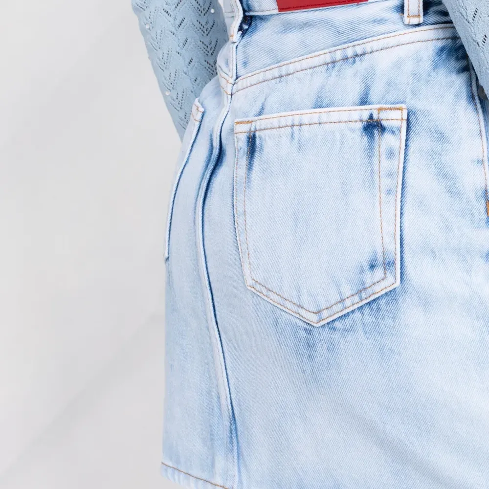 Джинсовая юбка с завышенной талией Джинсовая юбка с завышенной талией