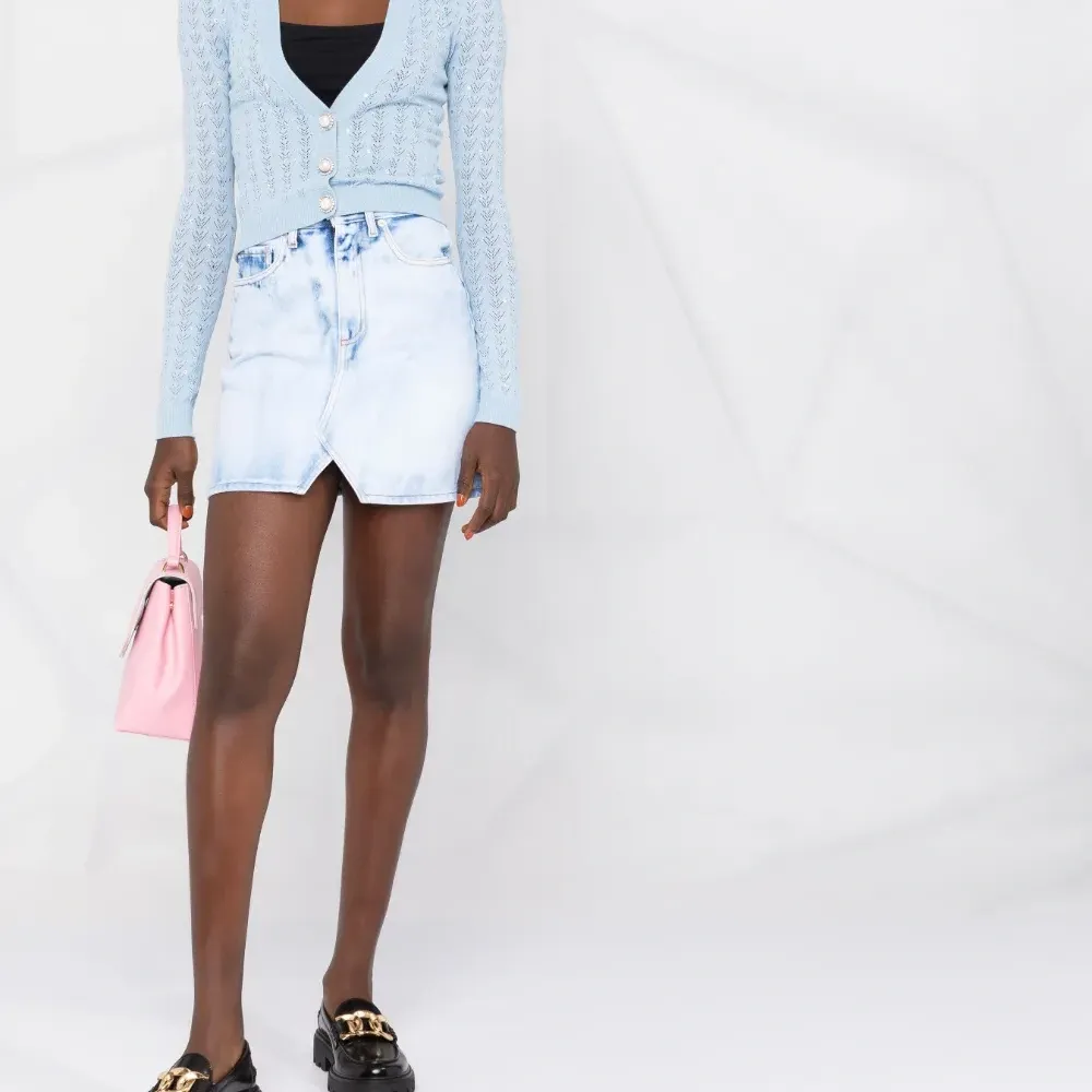 Джинсовая юбка с завышенной талией Джинсовая юбка с завышенной талией