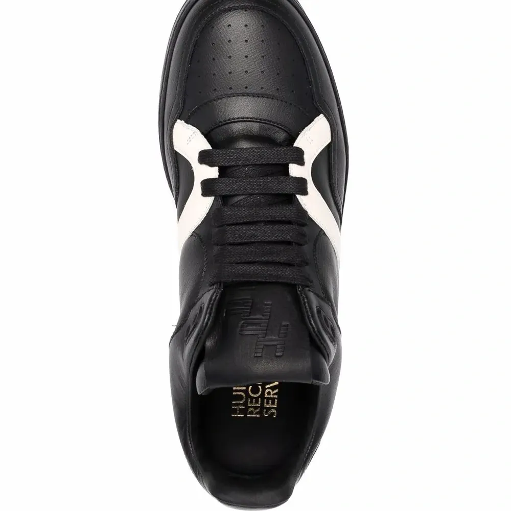 Кроссовки в двух тонах