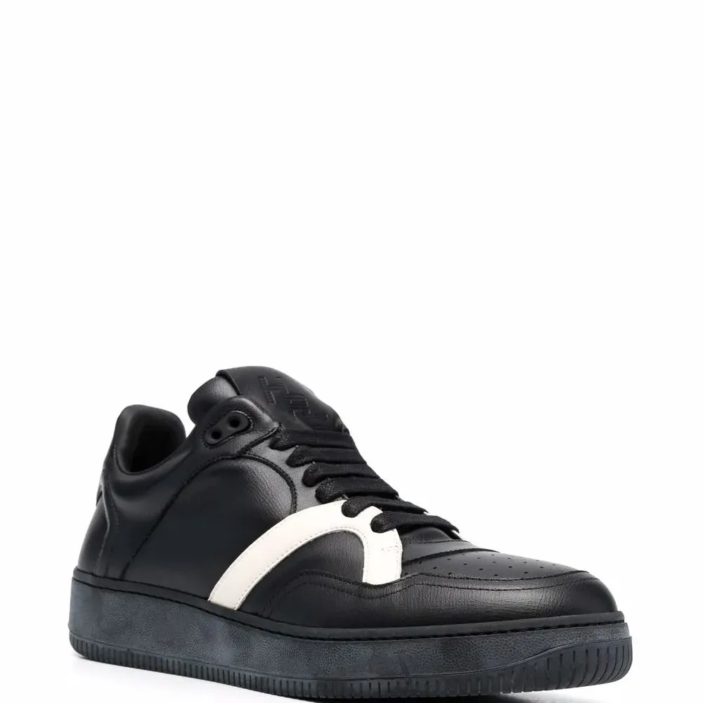 Кроссовки в двух тонах