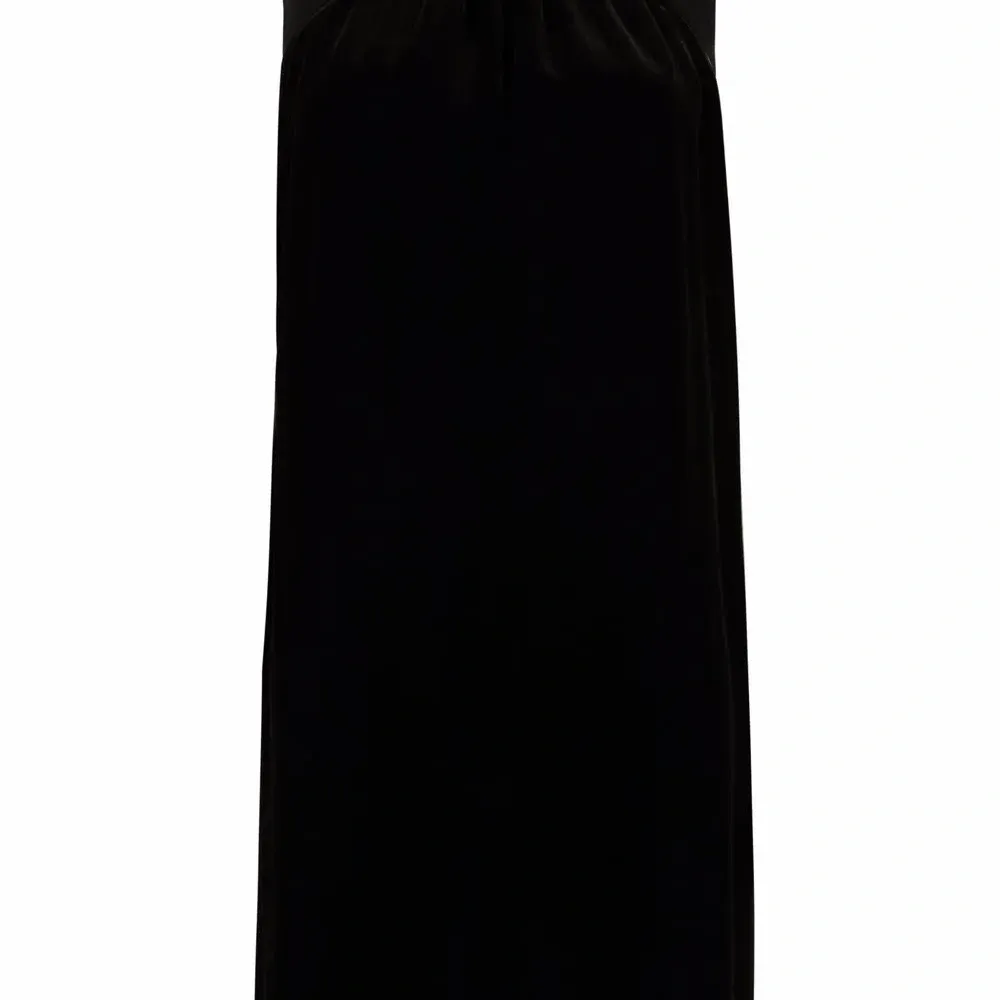 Платье-трапеция длины мини без рукавов Платье-трапеция длины мини без рукавов