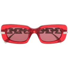 Солнцезащитные очки с затемненными линзами