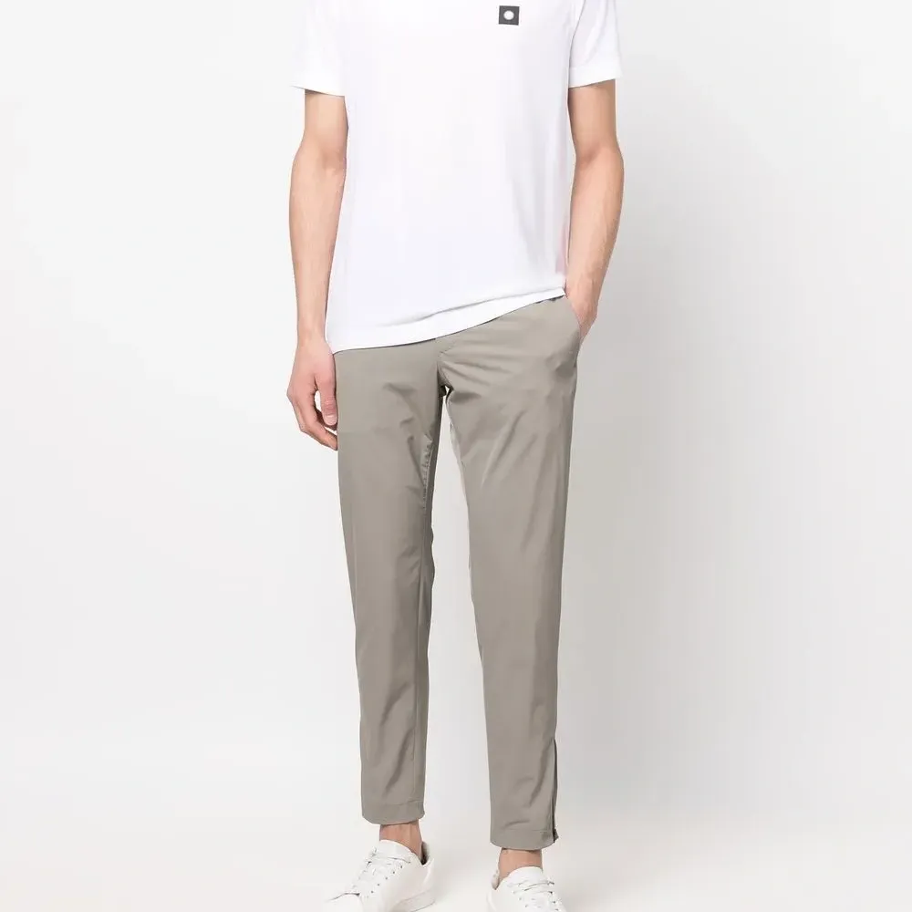 Футболка с нашивкой-логотипом