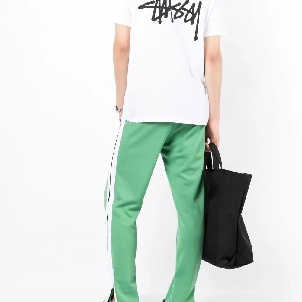 Футболка с логотипом