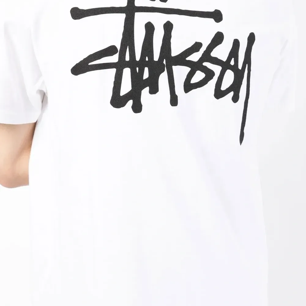 Футболка с логотипом