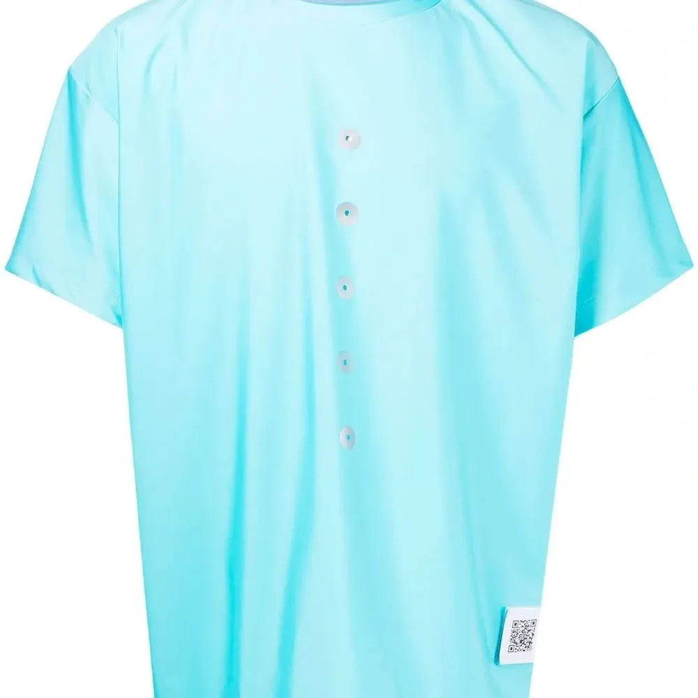 Футболка с люверсами