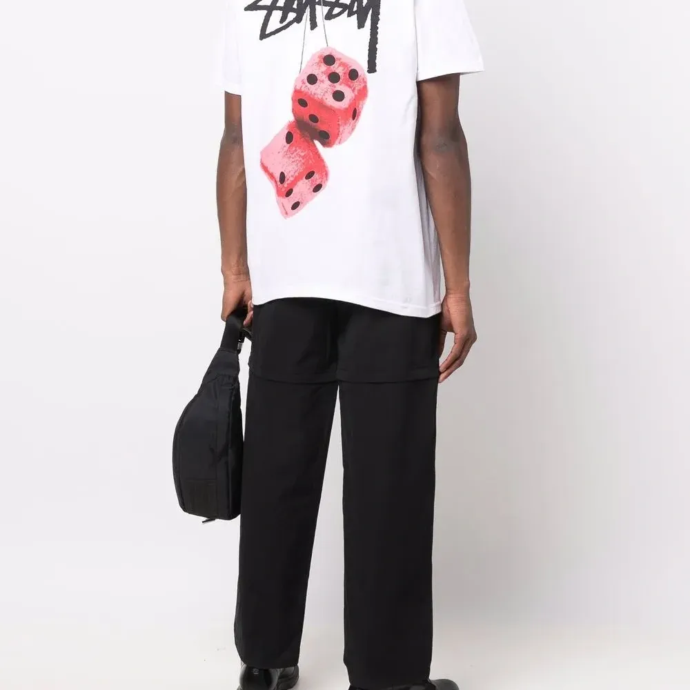 Футболка с логотипом