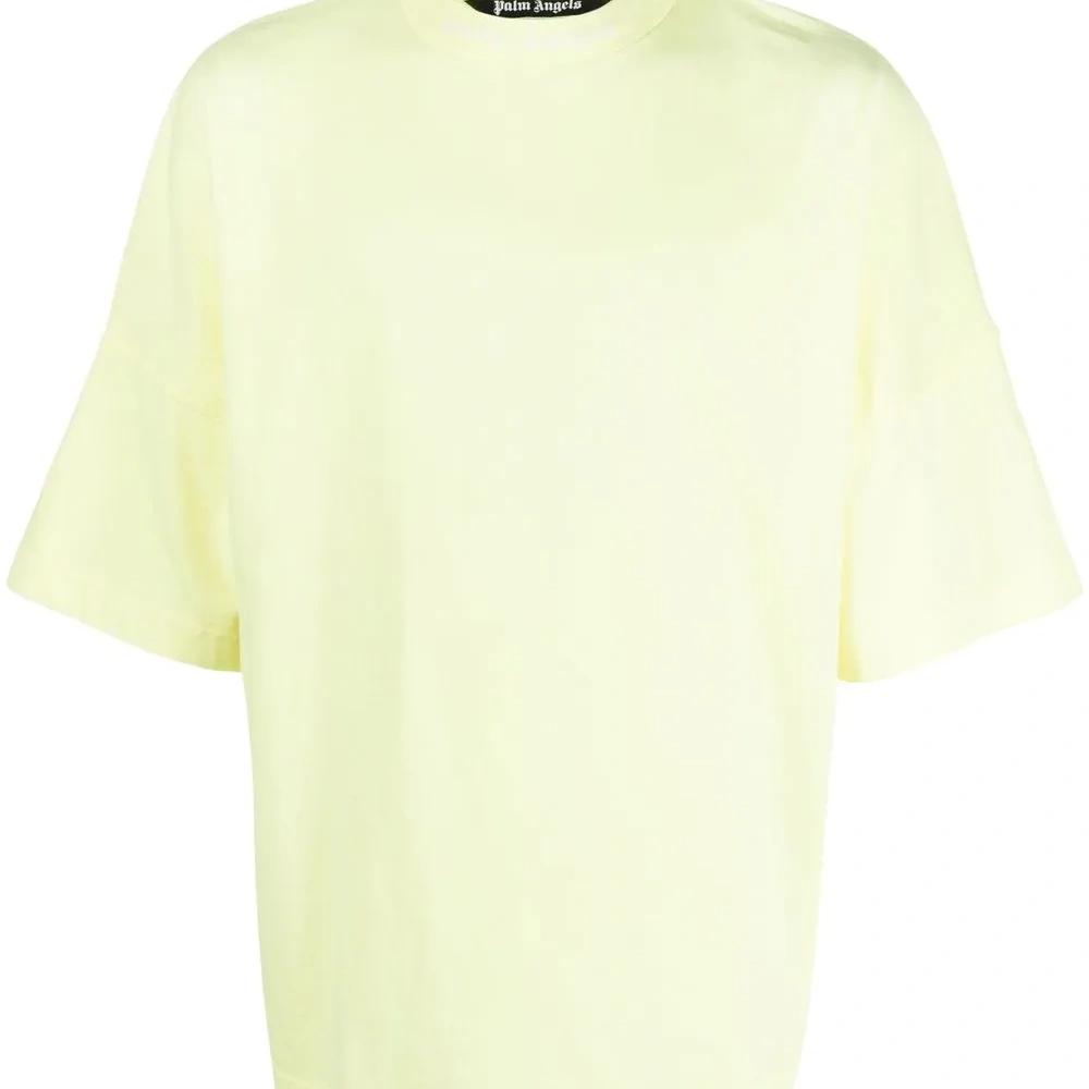 Футболка с логотипом