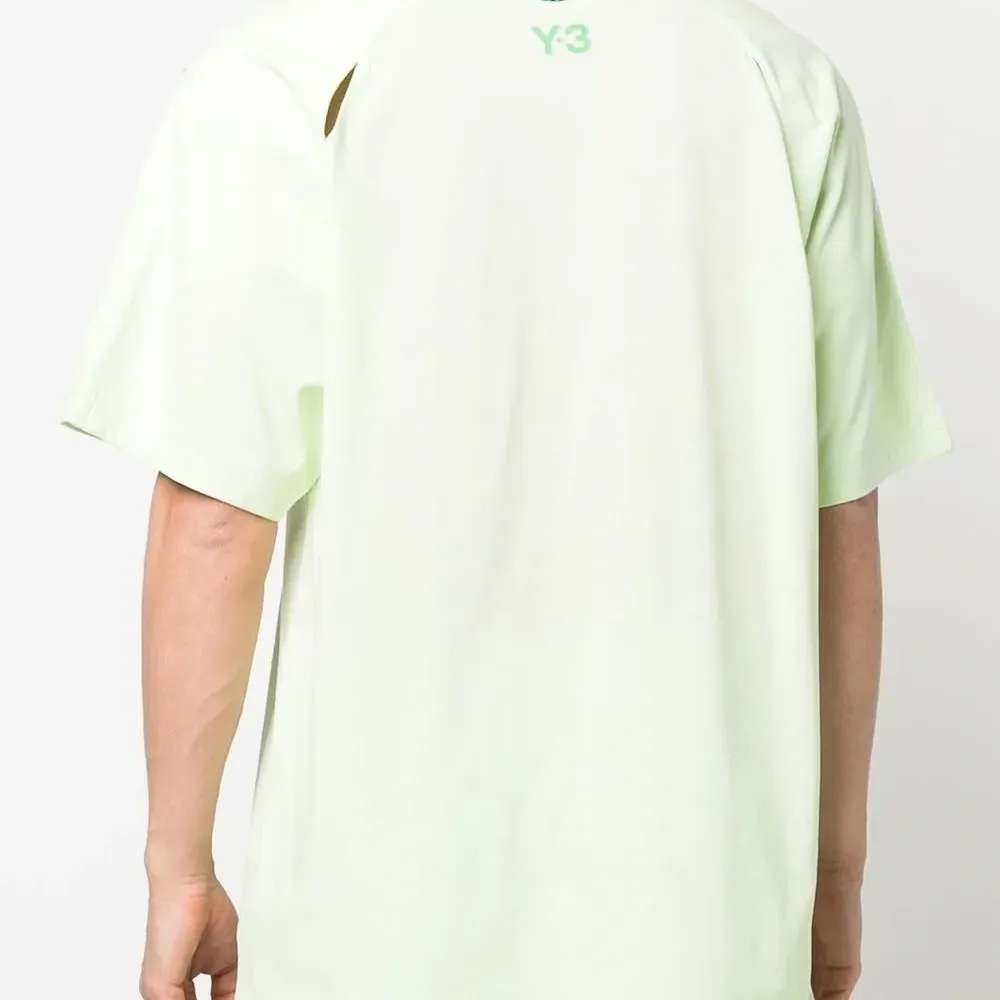 Футболка с логотипом