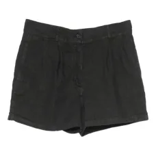 Шорты с накладным карманом