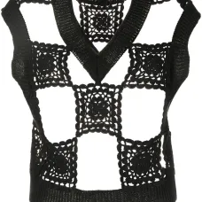 Трикотажный жилет в технике кроше