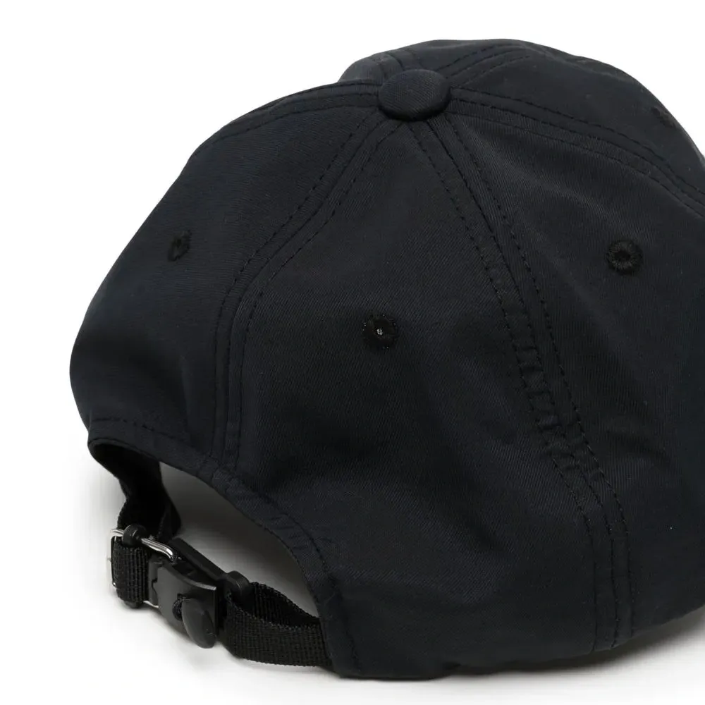 Бейсболка с вышитым логотипом