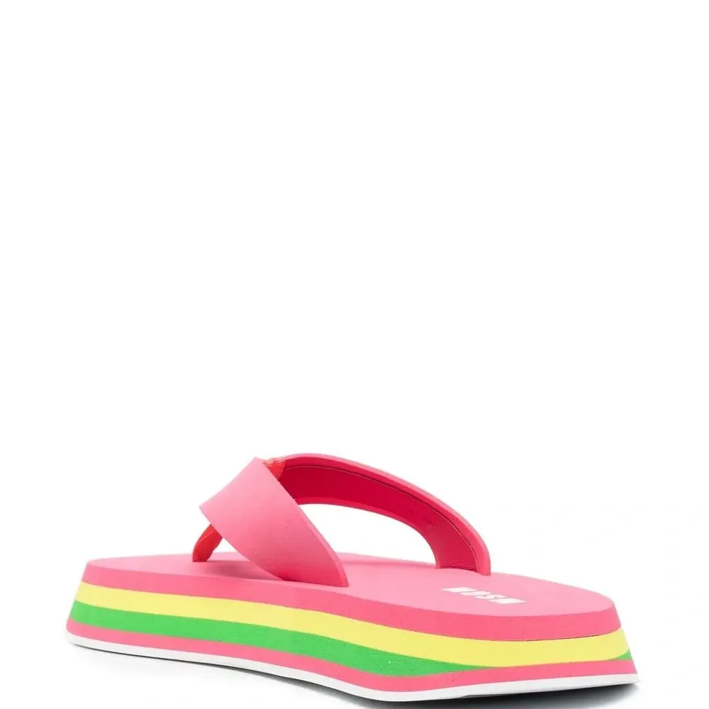 Массивные шлепанцы с Т-образным ремешком