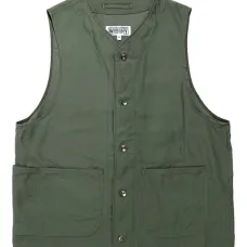 Жилет на пуговицах с карманами