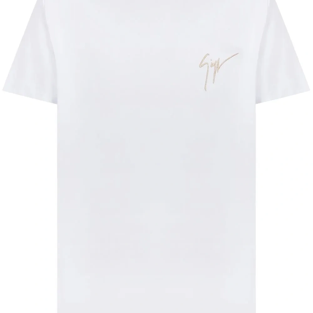 Футболка с вышитым логотипом