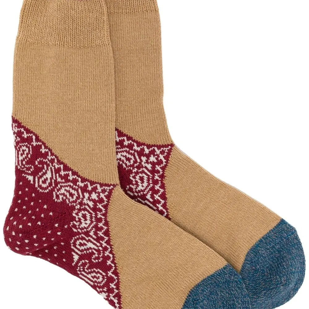 Носки в стиле колор-блок Носки в стиле колор-блок