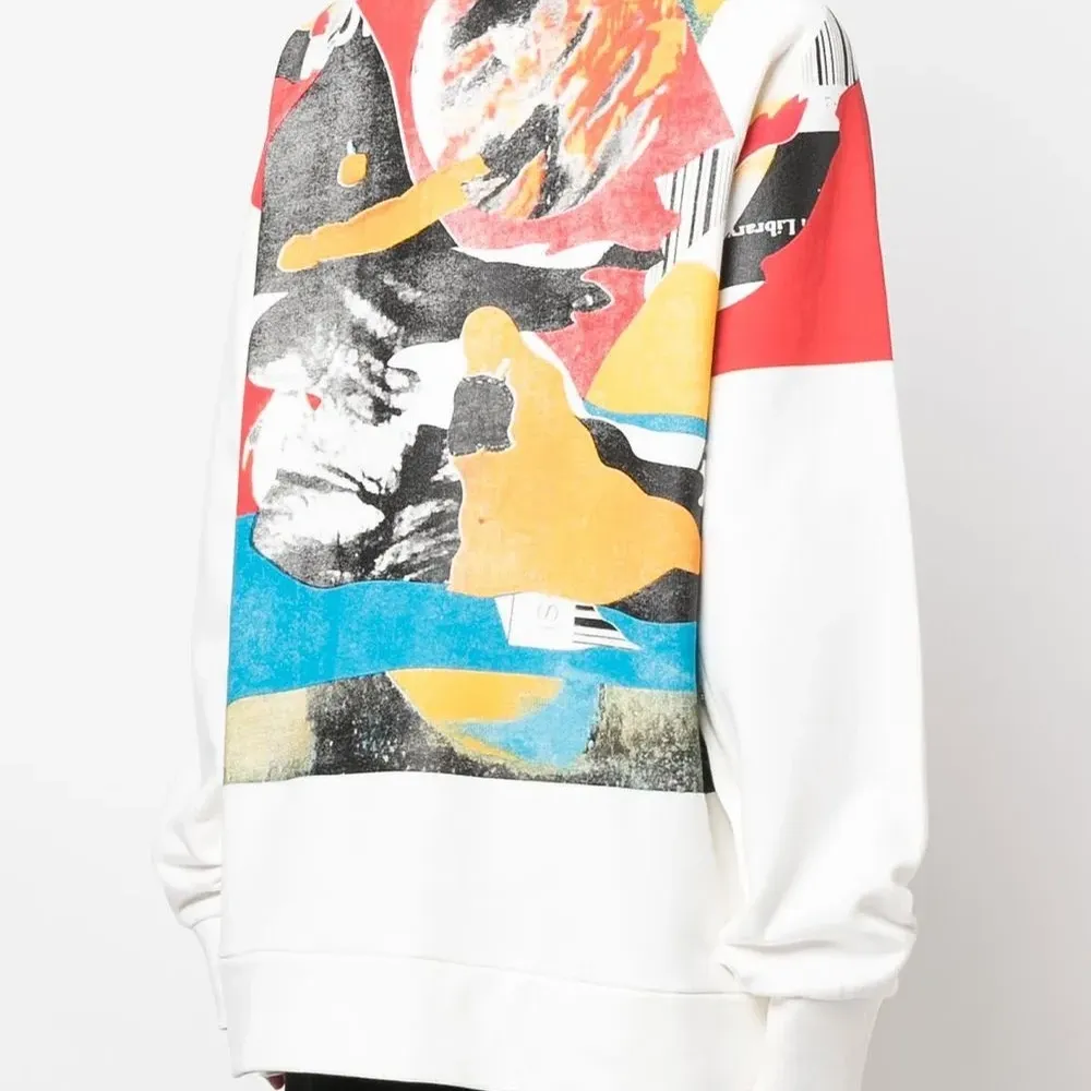 Толстовка с графичным принтом