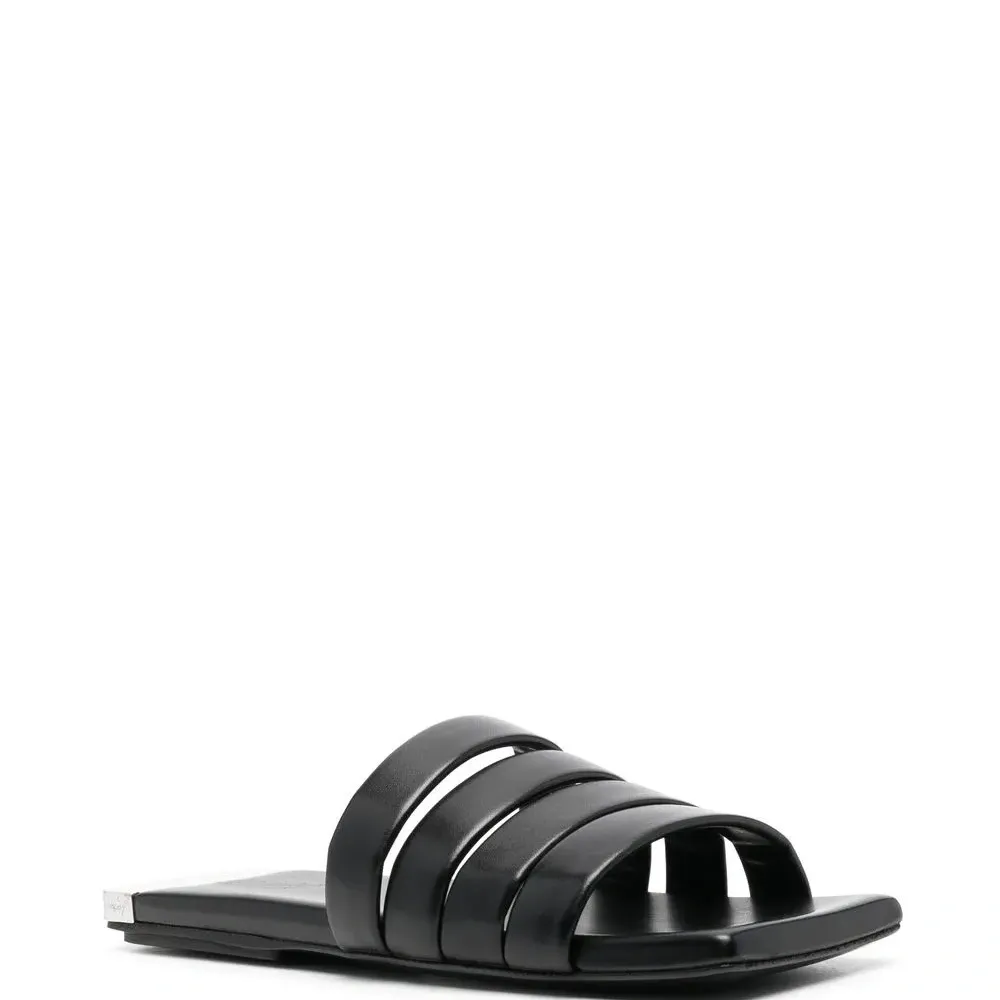 Сандалии с ремешками