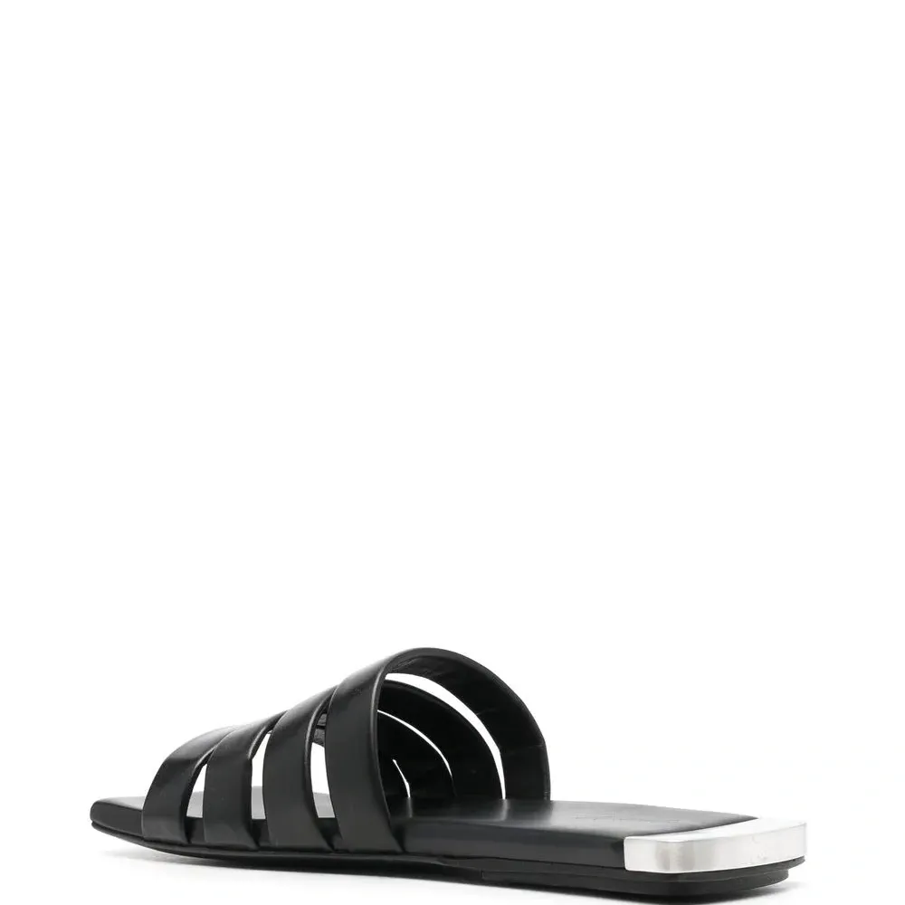 Сандалии с ремешками