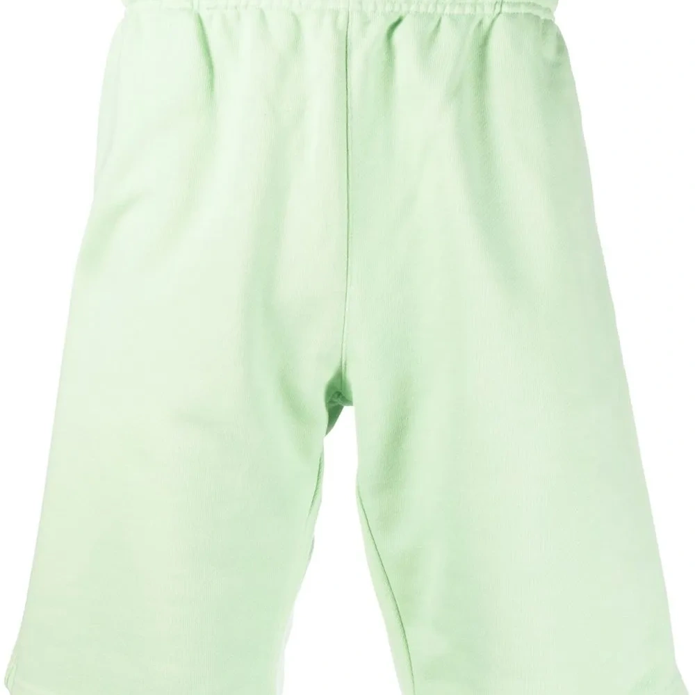 Спортивные шорты с эластичным поясом