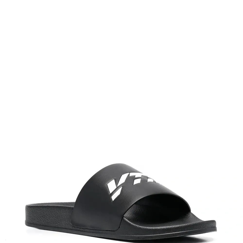 Шлепанцы с логотипом