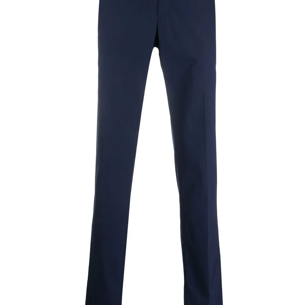 Прямые брюки строгого кроя