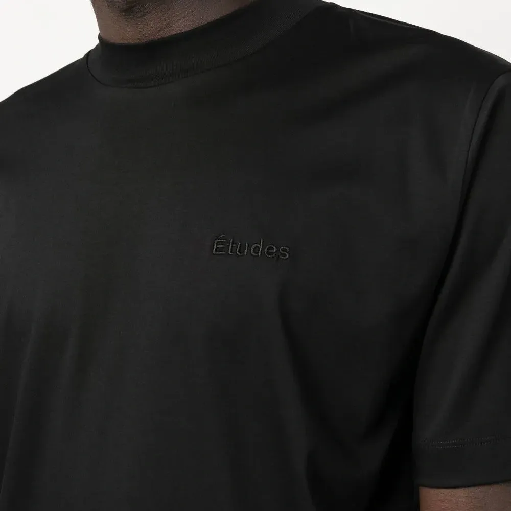 Футболка с вышитым логотипом