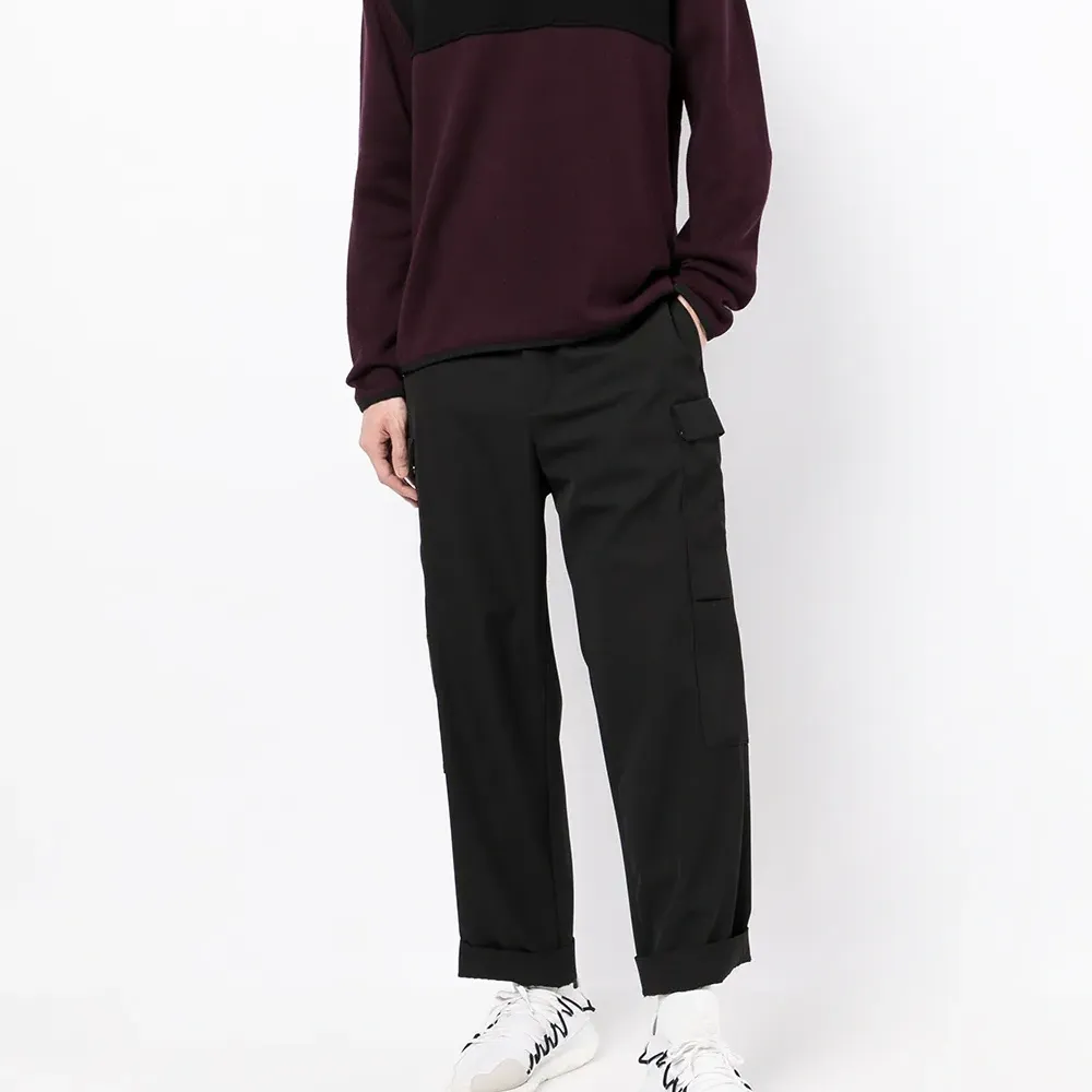 Джемпер с V-образным вырезом