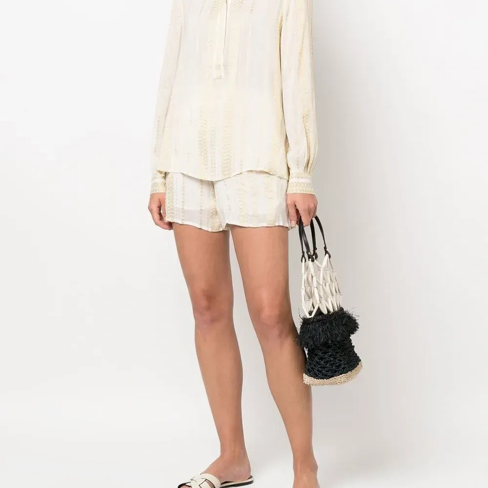 Шорты с завышенной талией и вышивкой