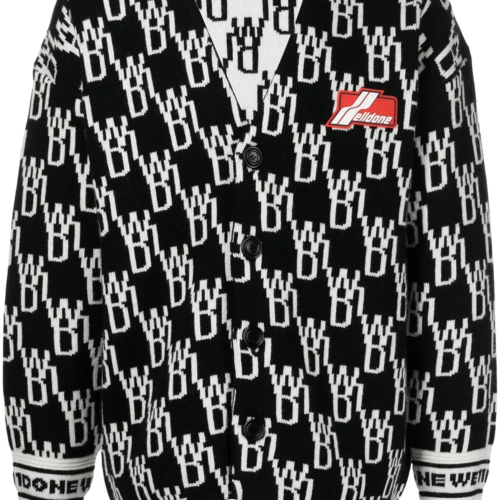 Кардиган с V-образным вырезом и монограммой