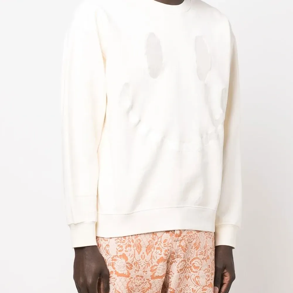 Толстовка с вышивкой