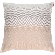 Подушка с узором зигзаг