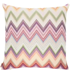 Подушка с узором зигзаг