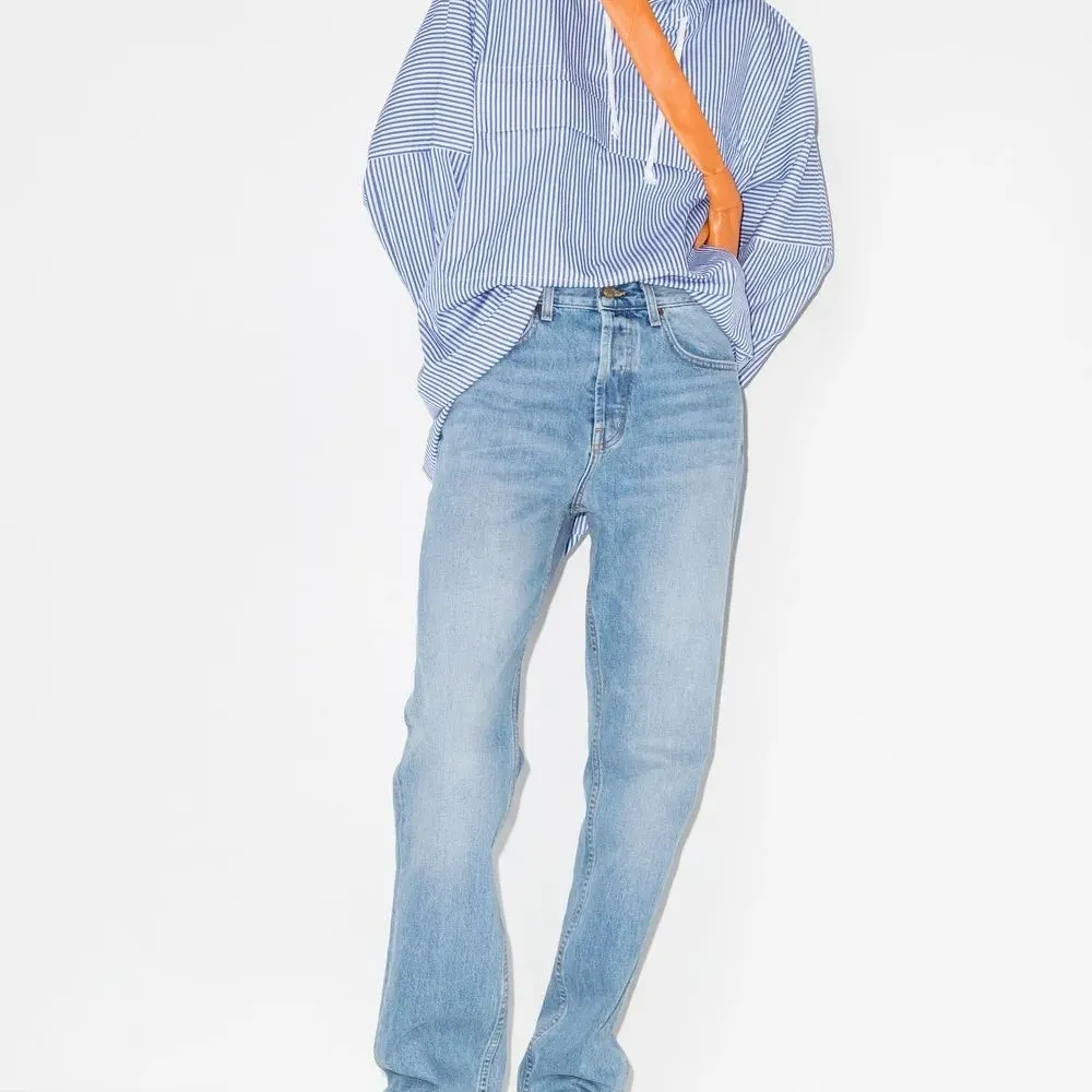 Прямые джинсы