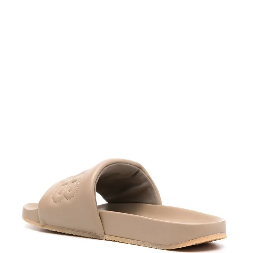 Шлепанцы с тисненым логотипом