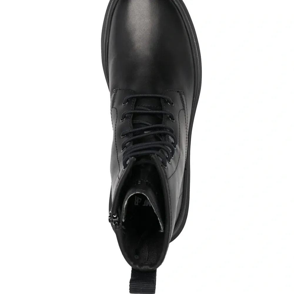 Ботинки на шнуровке